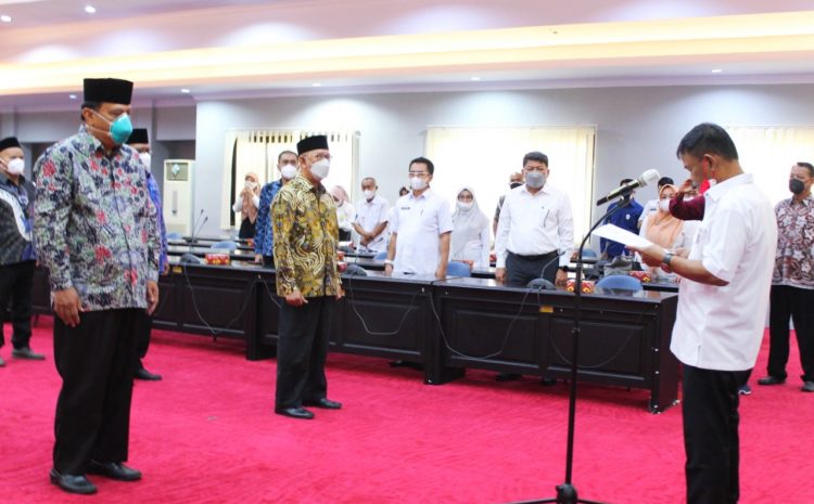 Gubernur Sulawesi Tengah H. Rusdy Mastura, Mengukuhkan Plt. Direktur Utama, Direktur, Plt. Komisaris Utama dan Para Komisaris, Perusda PT. Pembangunan Sulawesi Tengah, Rabu, 15 September 2021.