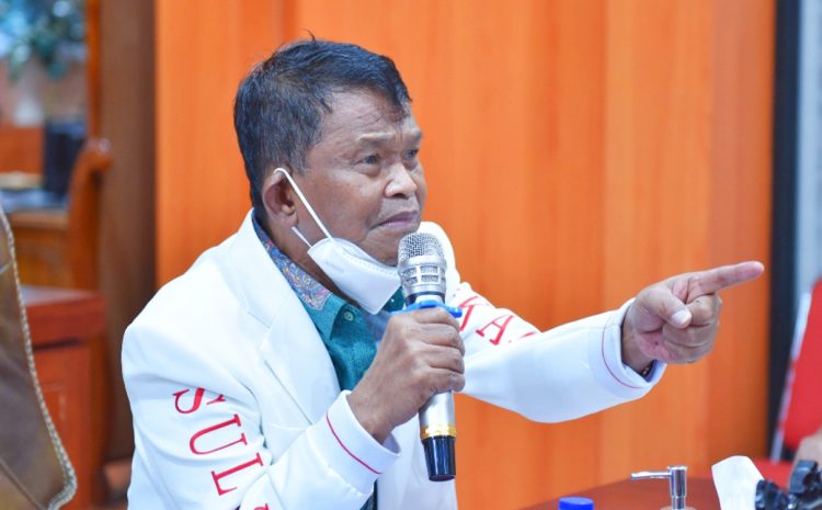 Gubernur Sulawesi Tengah H. Rusdy Mastura Bersama Mantan Wakil Presiden RI Tri Sutrisno Memberikan Materi Sarasehan “Perayaan Nilai Ke-Indonesiaan dari Bumi Tadulako”, Senin, 27 September 2021.
