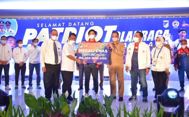 Wakil Gubernur Sulawesi Tengah H. Mamun Amir dan Unsur Forkopimda, Bupati Sigi Moh. Irwan Lapata, Menyambut Kedatangan Rombongan Atlet Sulawesi Tengah Yang Berlaga di PON XX Papua. Senin, 18 Oktober 2021.