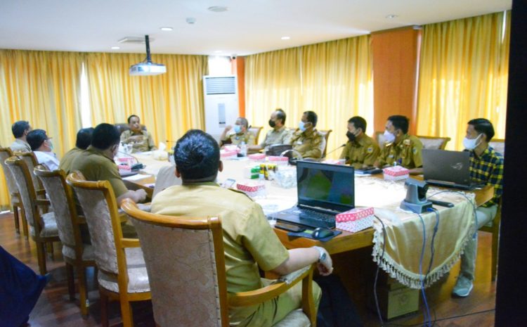 Wakil Gubernur Sulawesi Tengah Drs. Mamun Amir ,didampingi Sekda Provinsi Mulyono, SE., Ak., MM, melaksanakan Rapat Percepatan Persiapan Pembangunan Stadion Olahraga dan Pembanguna Kantor Terpadu PUPR bersama Kadis Tata Ruang Kota Palu Moh. Rizal, Bertempat di Ruang Kerja Wakil Gubernur, Senin 18 Oktober 2021.