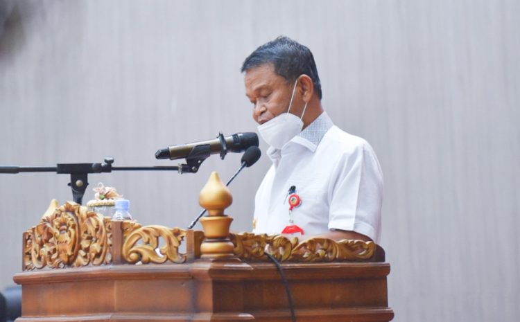 Gubernur Sulawesi Tengah H. Rusdy Mastura, Menyampaikan Pengantar Pembahasan Rancangan Peraturan Daerah Tentang RPJMD Provinsi Sulawesi Tengah Tahun 2021 – 2026 pada Rapat Paripurna DPRD Provinsi Sulawesi Tengah, Rabu, 3 November 2021.
