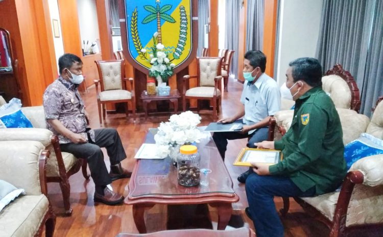 Gubernur Sulawesi Tengah H. Rusdy Mastura, Menerima Setifikat Akreditas Pengakuan Kelayakan Penyelenggara Penilaian Kompetensi dengan Kategori A, Jumat, 16 September 2021.