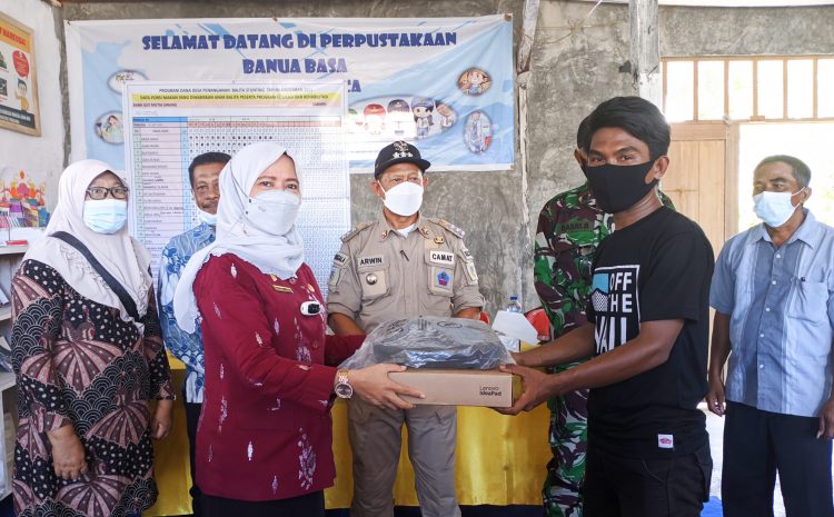Diskominfo Sulteng Berikan Bantuan 1 Unit Laptop kepada Komunitas Informasi Masyarakat Desa Sabang Kec. Dampelas.