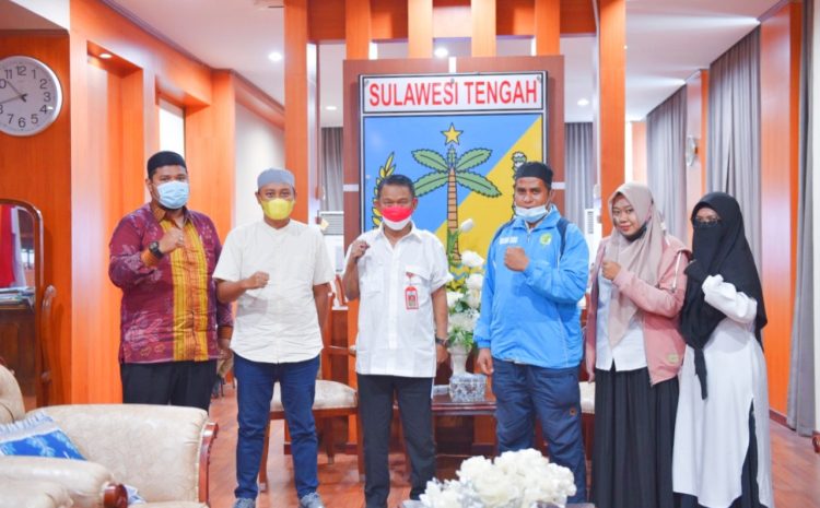 Gubernur Sulawesi Tengah H. Rusdy Mastura, Menerima Atlet Panahan. Rabu, 13 Oktober 2021.