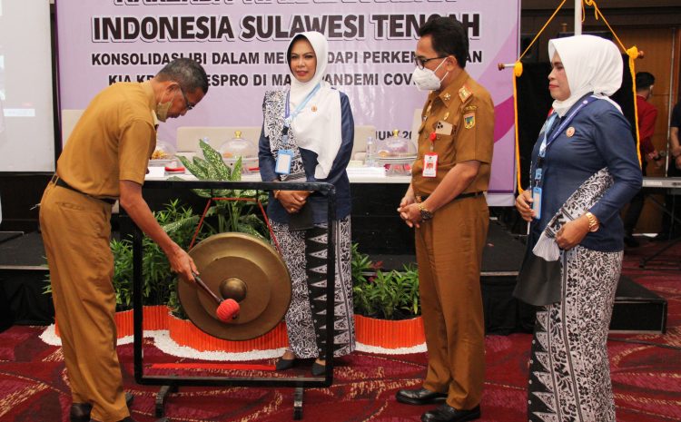  Kabag Keagamaan Biro Kesra Wakili Gubernur Buka Rakerda Pengurus Ikatan Bidan Indonesia Ke-VII Sekaligus Perayaan HUT IBI Ke-71 Tahun 2022.